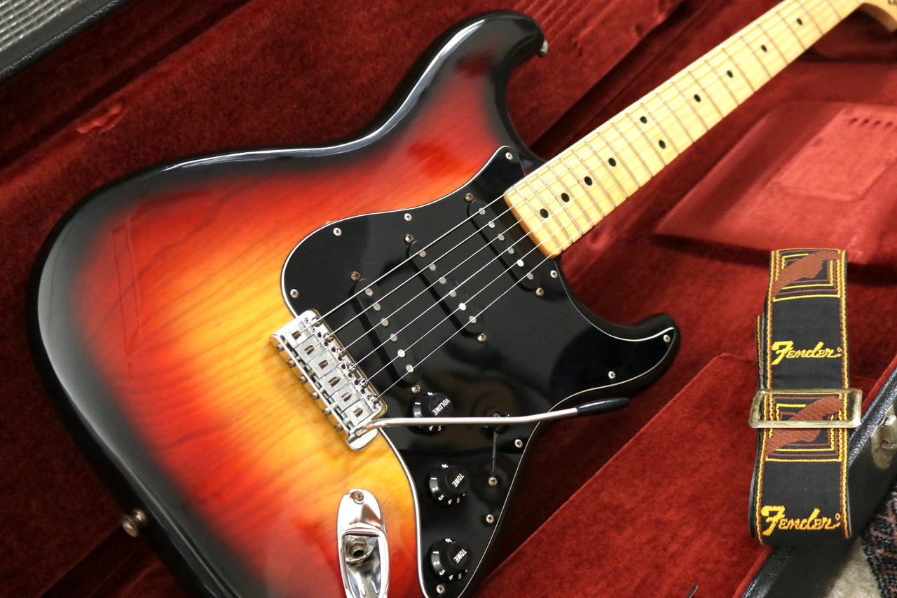 Fender 1979 St. et al. and s hand r M.