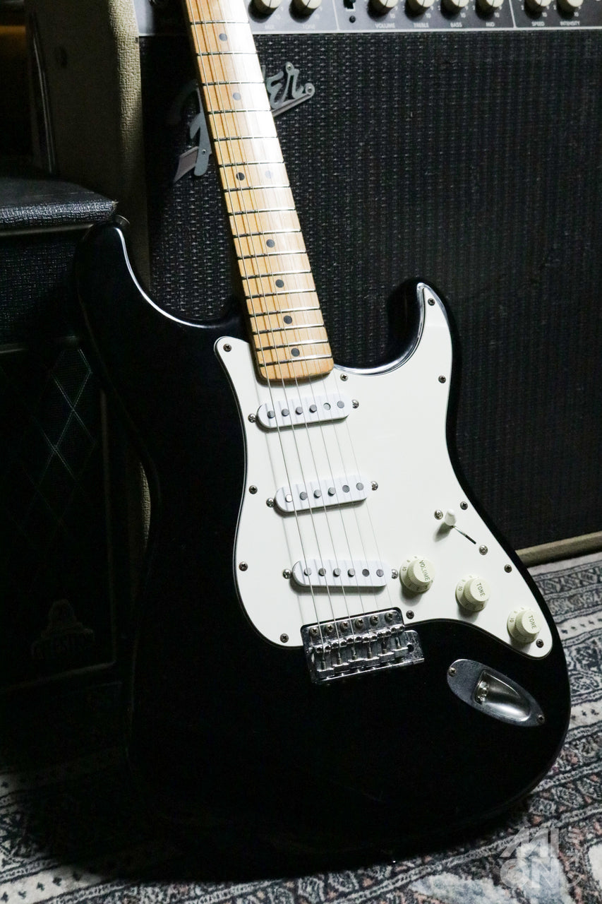 Fender Japan ST72-55 (CST-50M) w/ Monty's Guitars '69 Stratocaster Pickups Set