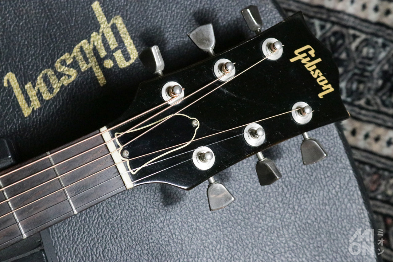 Gibson J-45 Deluxe Sunburst 1978