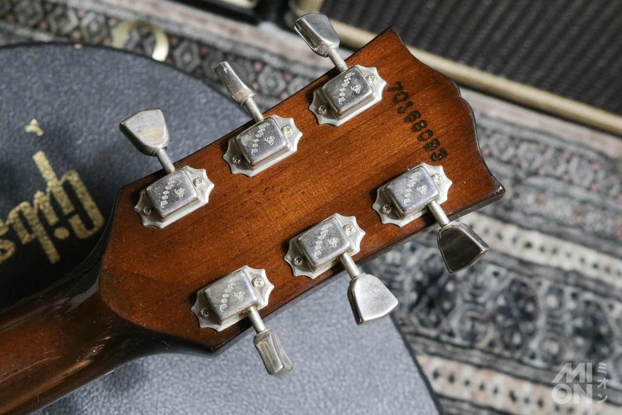 Gibson J-45 Deluxe Sunburst 1978