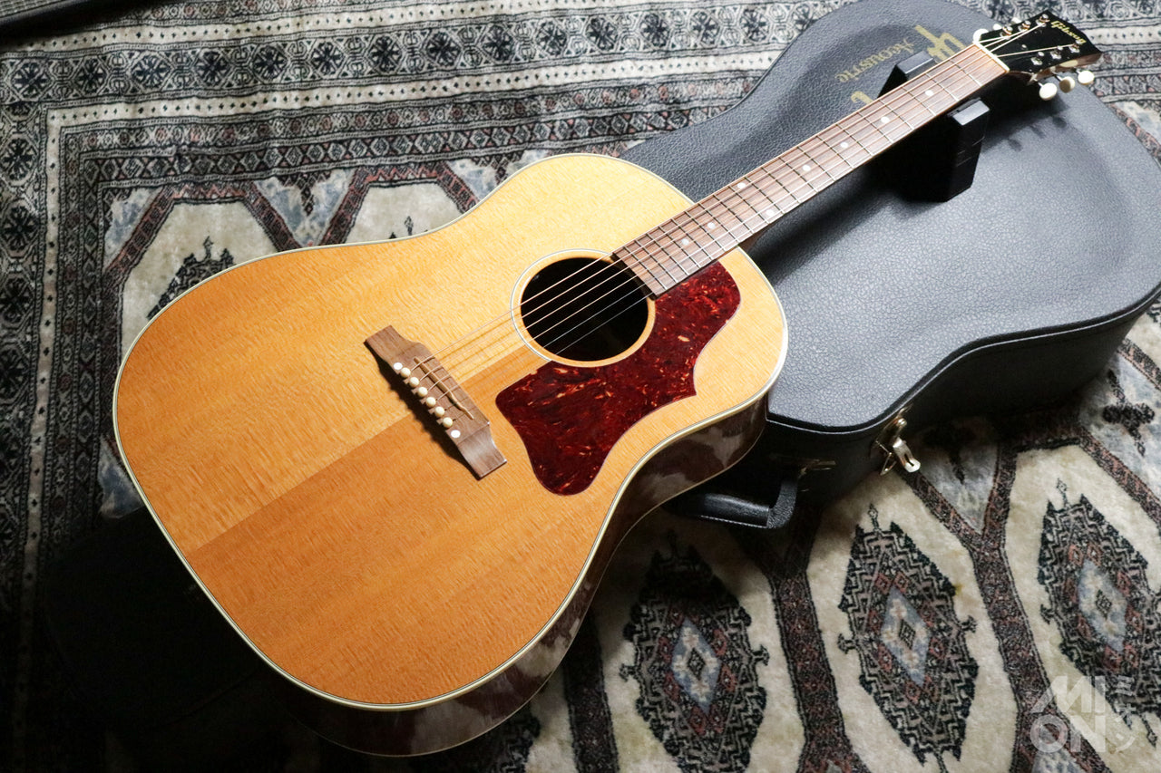 Gibson J-50 2006
