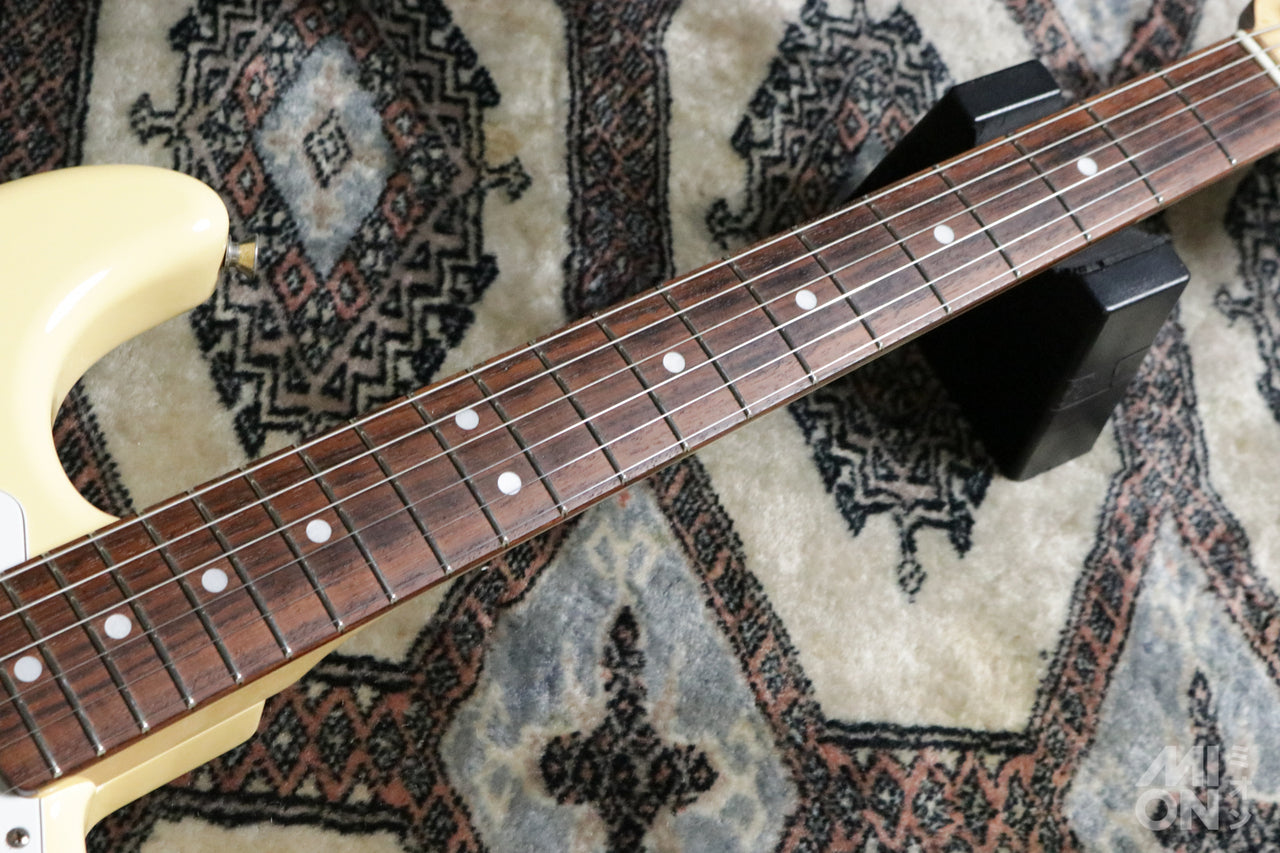 Fender Japan Exclusive Classic 70s Stratocaster Vintage White 2015