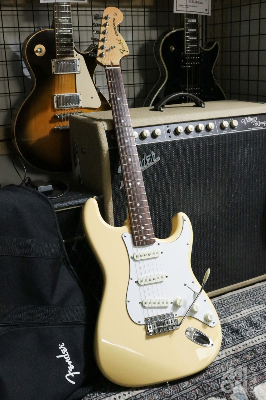 Fender Japan Exclusive Classic 70s Stratocaster Vintage White 2015