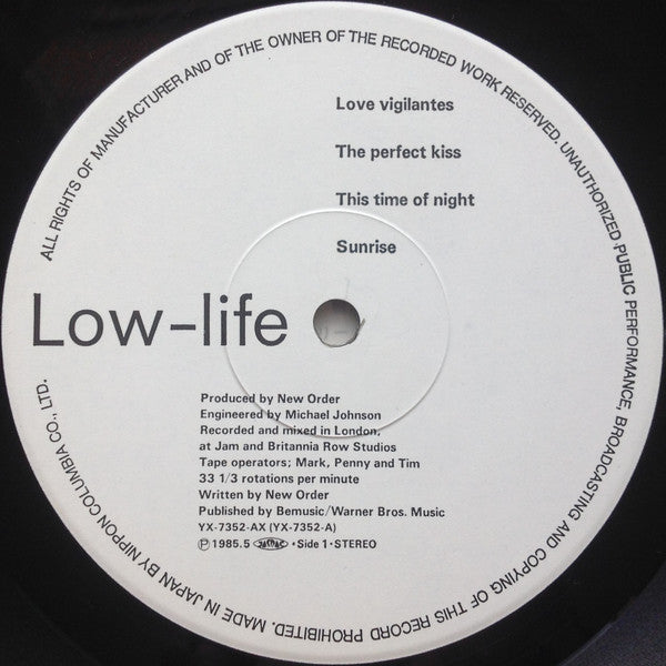 Low-Life = ロウ・ライフ