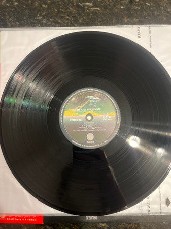 In A Glass House = ガラスの家