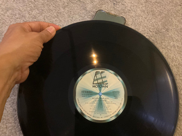 Hotter Than July = ホッター・ザン・ジュライ