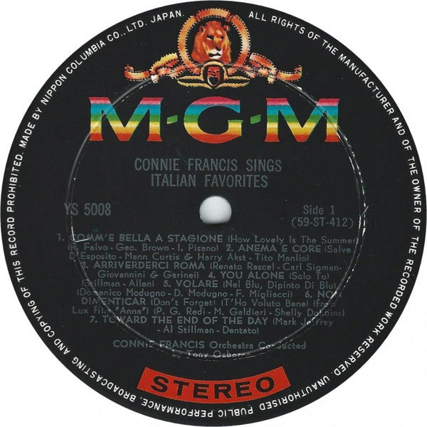 Sings Italian Favorites