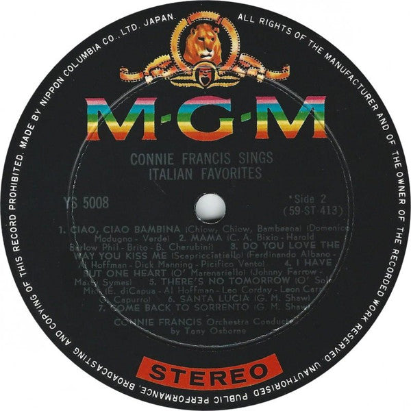 Sings Italian Favorites