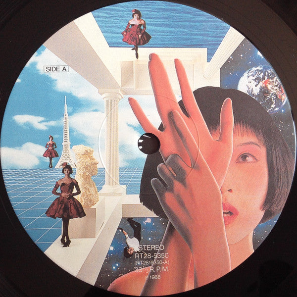 Delight Slight Light Kiss