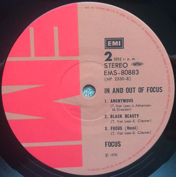 In And Out Of Focus = イン・アンド・アウト