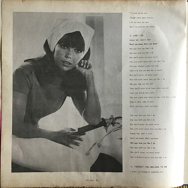 Golden Nancy Sinatra