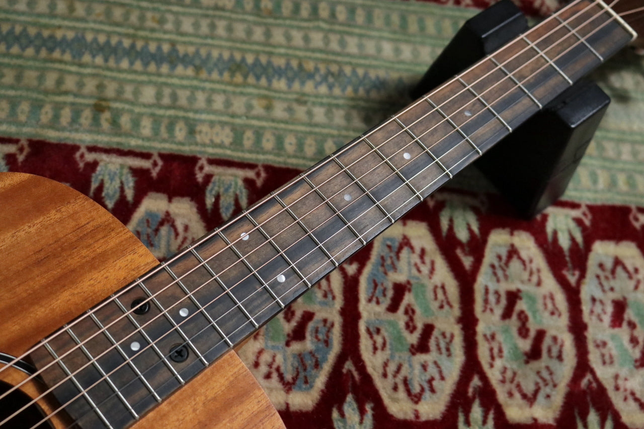 Taylor [Test-play video included] BT2 (Baby Taylor Mahogany) [Taylor-approved repairman worker]