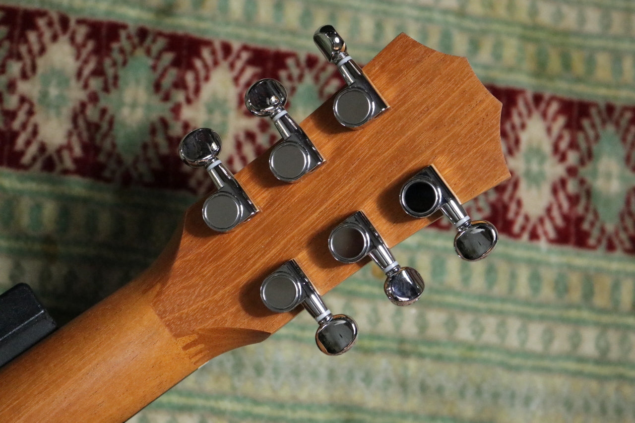 Taylor [Test-play video included] BT2 (Baby Taylor Mahogany) [Taylor-approved repairman worker]