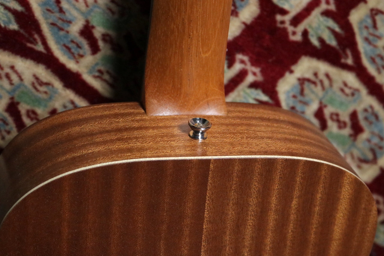 Taylor [Test-play video included] BT2 (Baby Taylor Mahogany) [Taylor-approved repairman worker]
