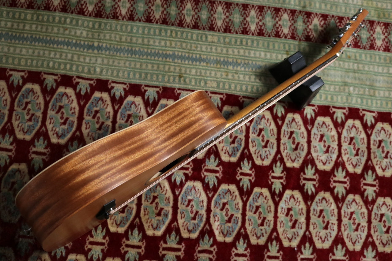 Taylor [Test-play video included] BT2 (Baby Taylor Mahogany) [Taylor-approved repairman worker]