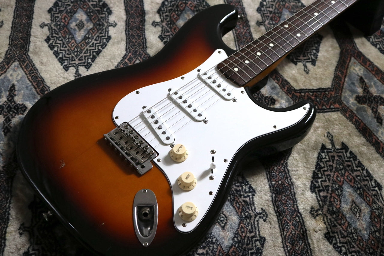 Fender Japan ST-62 Sunburst w/ Monty's Guitars '62 Stratocaster Pickups Set