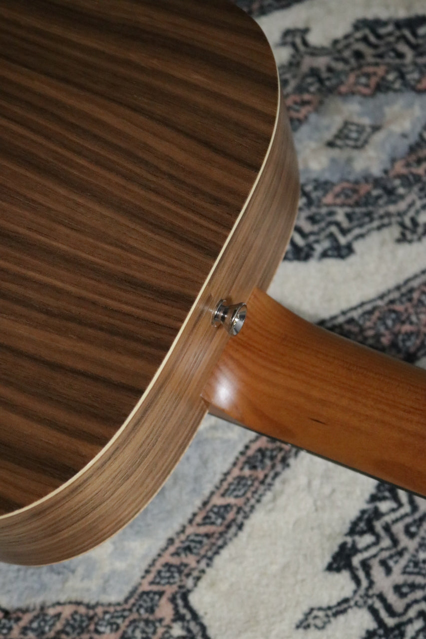 Taylor [Test-play video included] BT1e (Baby Taylor-e Walnut) [Taylor-approved repairman worker]