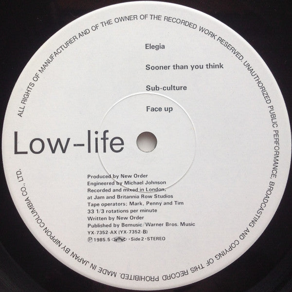 Low-Life = ロウ・ライフ