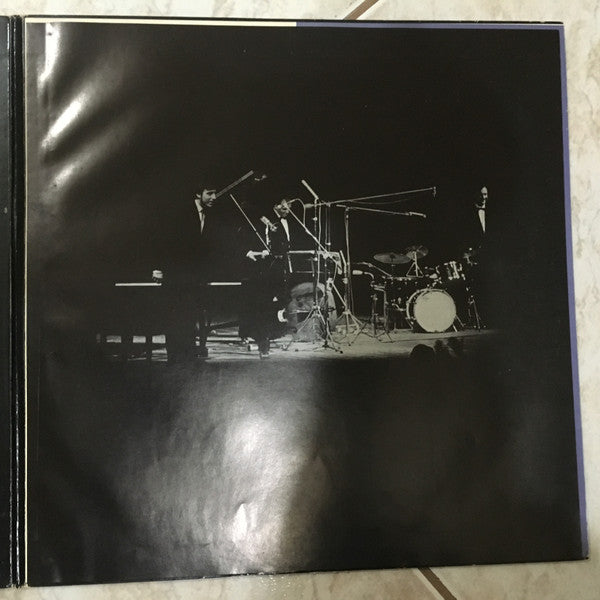 Play Bach Aux Champs-Élysées