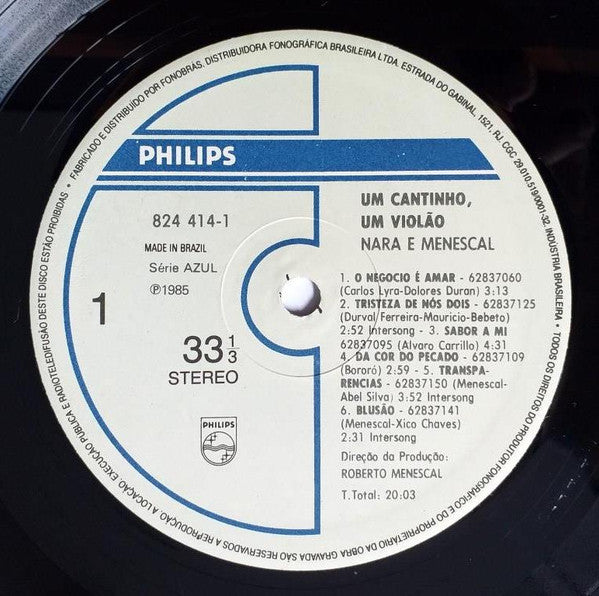 Um Cantinho, Um Violão