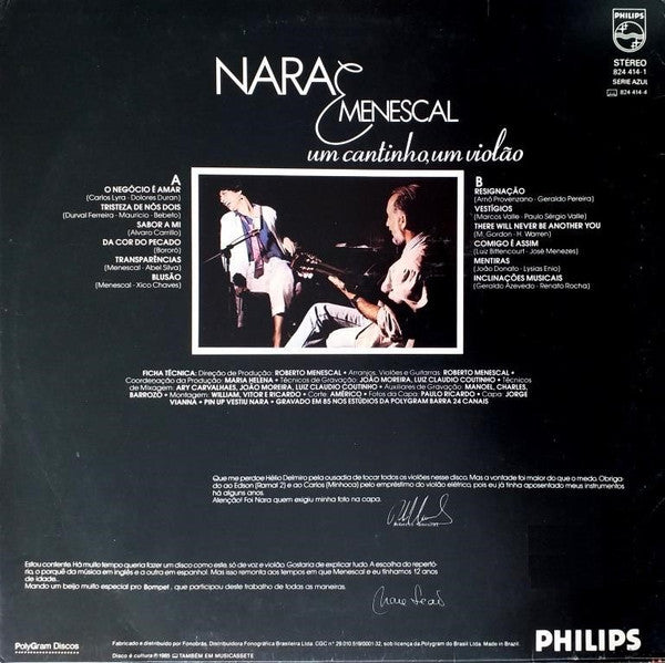 Um Cantinho, Um Violão