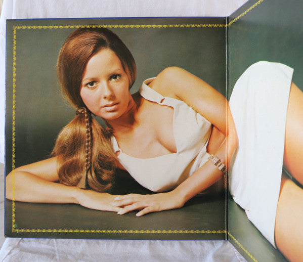 Deluxe In Dean Martin