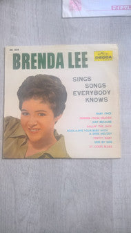 Sings Songs Everybody Knows