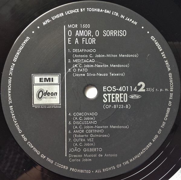 O Amor, O Sorriso E A Flor