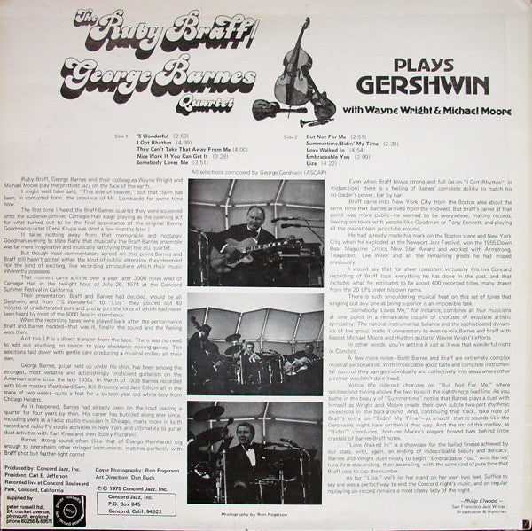 Plays Gershwin