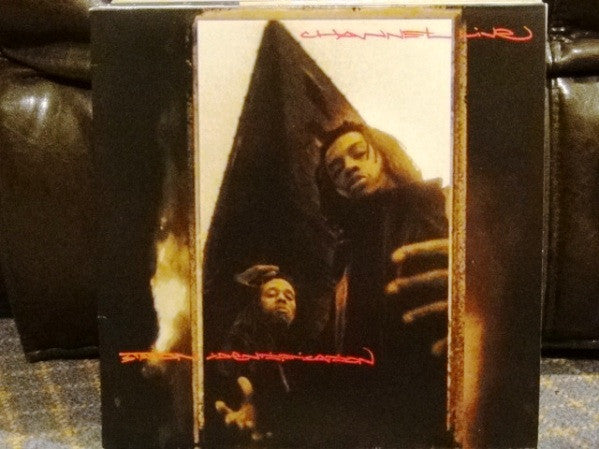 Release: Station Identification-Vinyl-UK-1995-7243 8 28968 1 4, EST 2252-1771760