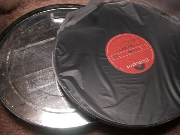 Battle Of The Shocking Blue & Golden Earring